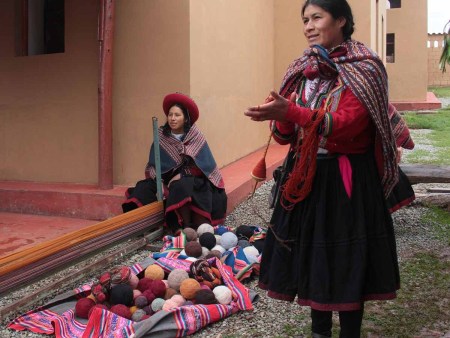 Ponchos-et-artisans-LaMamita