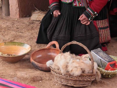 Poncho-et-lavage-de-la-laine-dalpaga