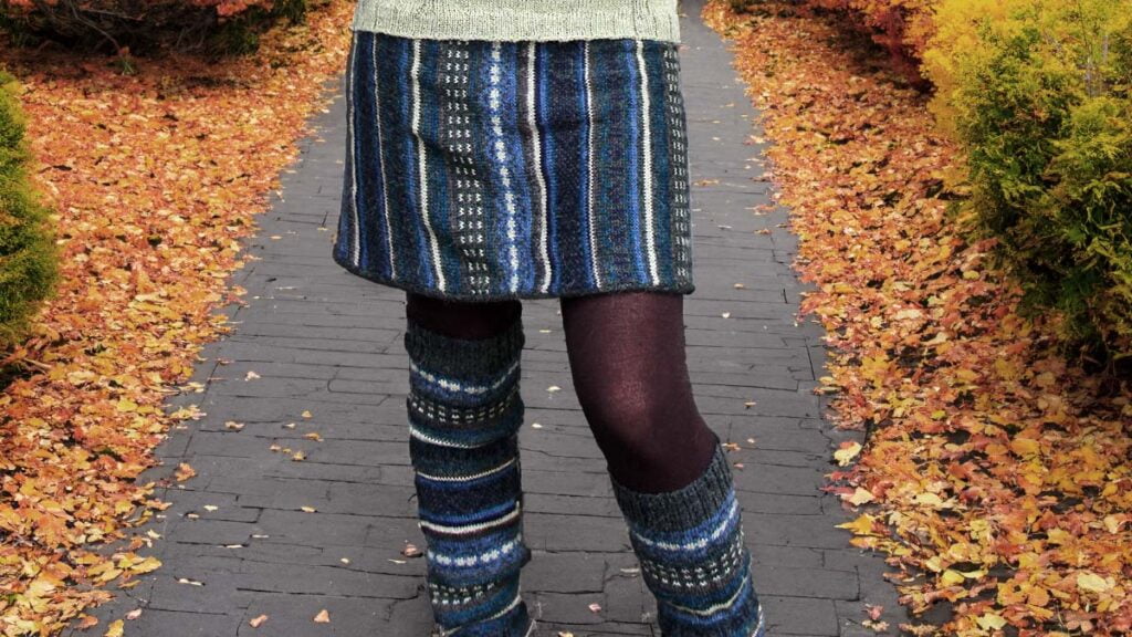 Ensemble femme guêtres en laine et jupe maille